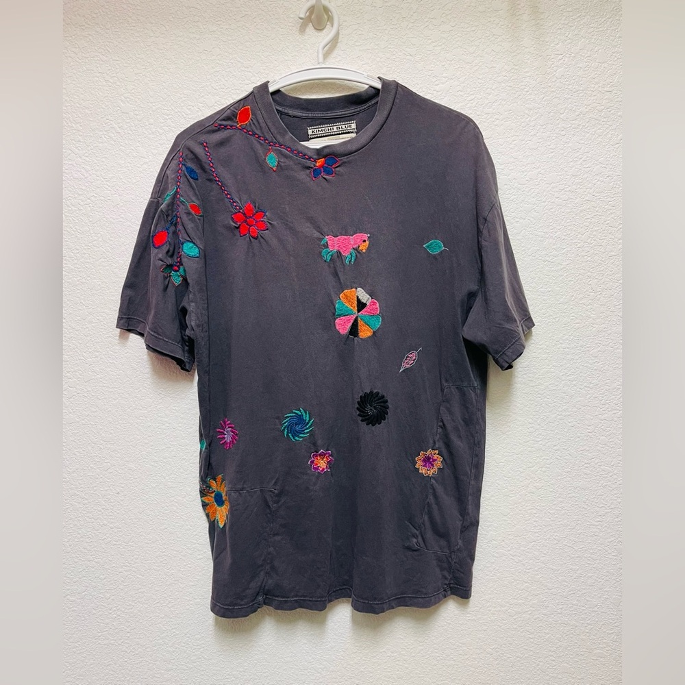 Urban Outfitters KIMCHI BLUE floral embroidered T-shirt Size XS/S